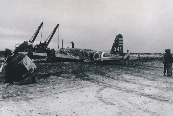 読谷飛行場へ強行着陸した義烈空挺隊の97式重爆