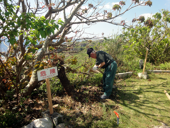 平成30年10月21日日慰霊碑の清掃活動⑦