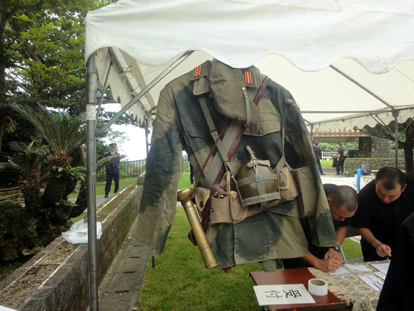 受付には義烈空挺隊の軍服を忠実に再現したレプリカが飾られていました。