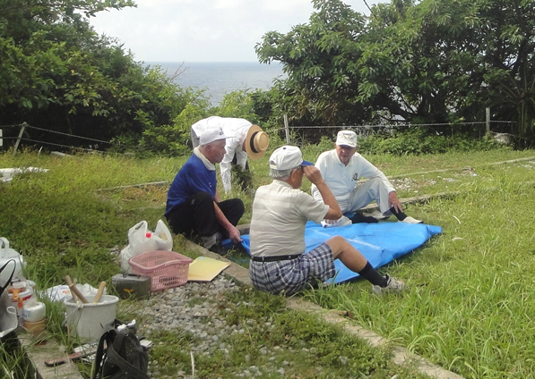 平成29年10月15日慰霊碑の清掃活動③