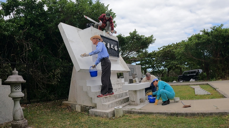 令和４年10月25・26日 慰霊碑の清掃活動⑩