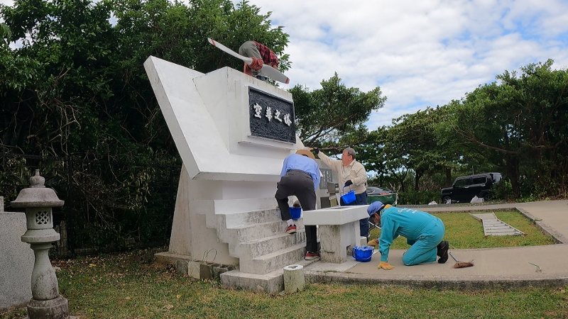 令和４年10月25・26日 慰霊碑の清掃活動⑪