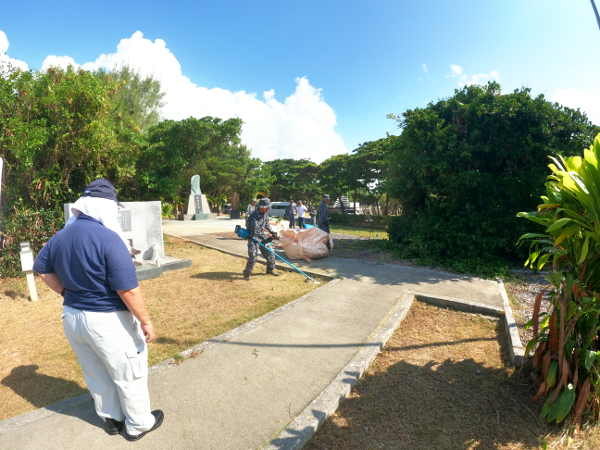 令和７年１０月慰霊碑周辺の清掃と慰霊碑塗装作業