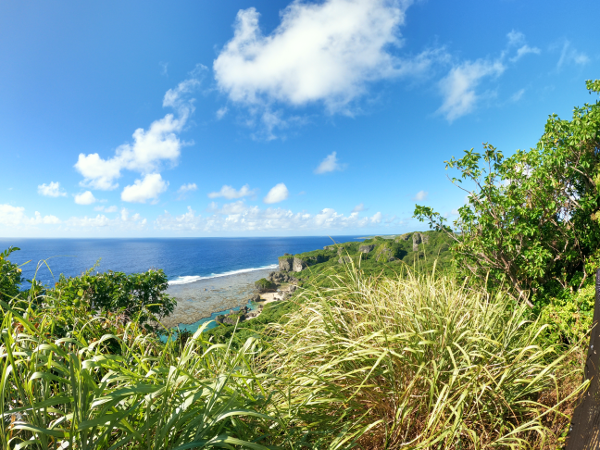 令和７年１０月慰霊碑周辺の清掃と慰霊碑塗装作業①-11