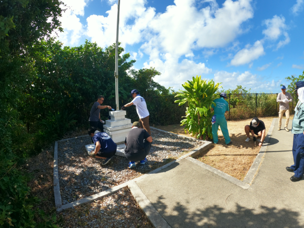 令和７年１０月慰霊碑周辺の清掃と慰霊碑塗装作業①-3